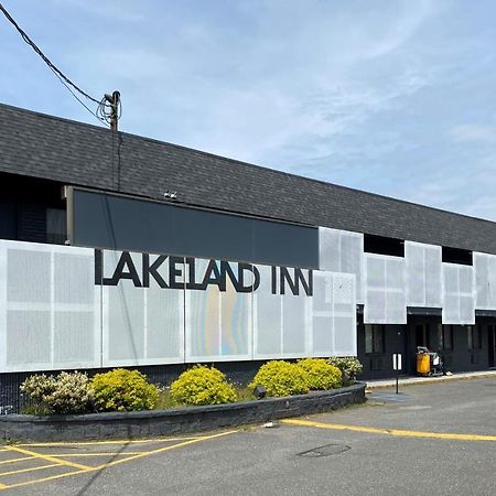 Lakeland Inn - ボヘミア エクステリア 写真