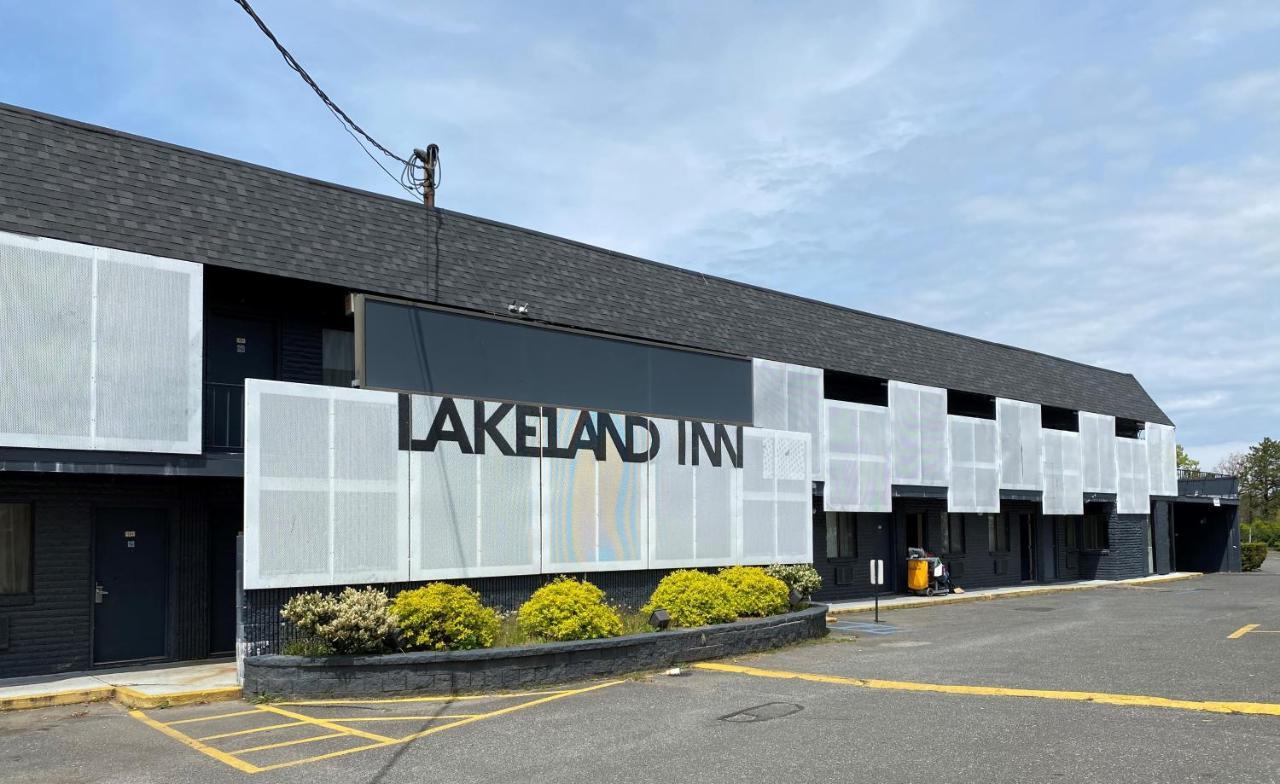Lakeland Inn - ボヘミア エクステリア 写真