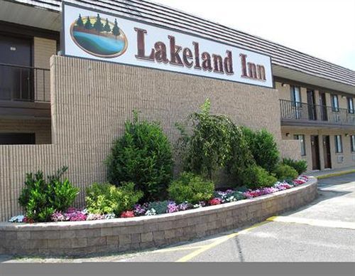 Lakeland Inn - ボヘミア エクステリア 写真